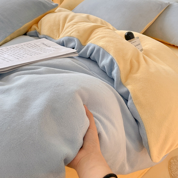 91家纺网 家纺一手货源 找家纺 眠帛家居 2023新款加厚牛奶绒双拼四件套 天空蓝-奶黄