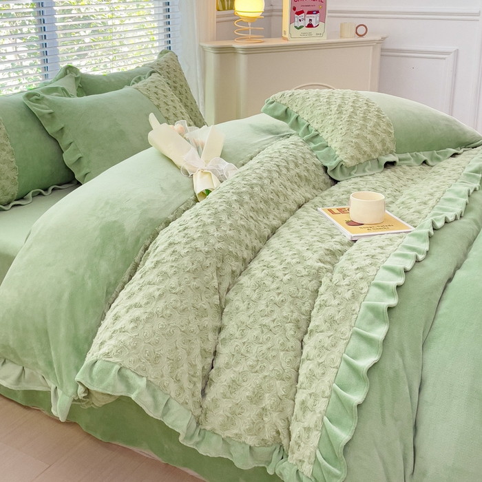 91家纺网 家纺一手货源 找家纺 金米诺 2024新款加厚保暖韩式双层花边玫瑰兔绒系列四件套 橄榄绿