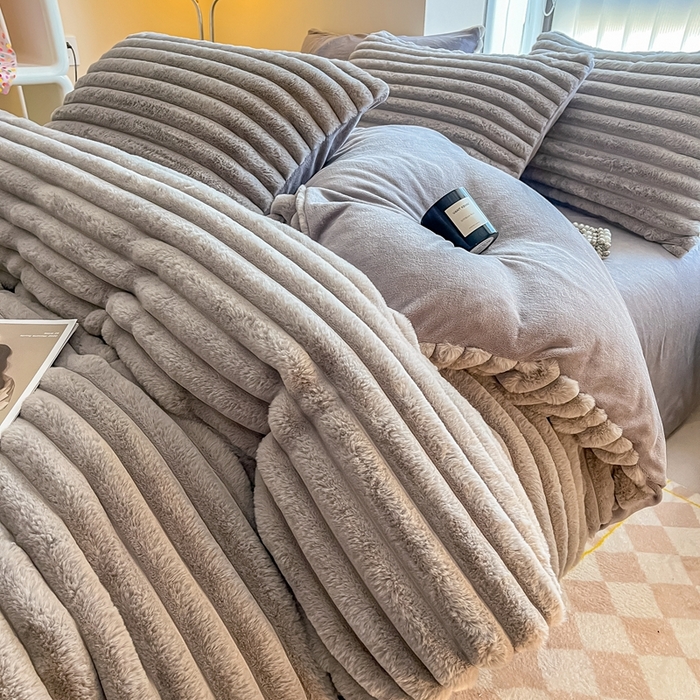 91家纺网 家纺一手货源 找家纺 慕尚家纺 2025新款抽条兔毛四件套 安雅-高级灰