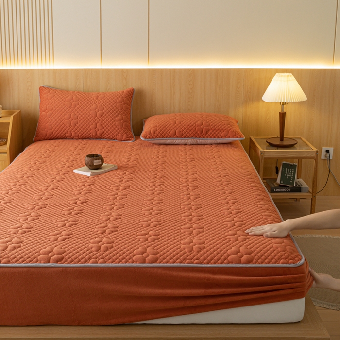 91家纺网 家纺一手货源 找家纺 给笠 2023新款A类夹棉牛奶绒床笠三件套 花漫系列 牛奶绒-花漫桔色