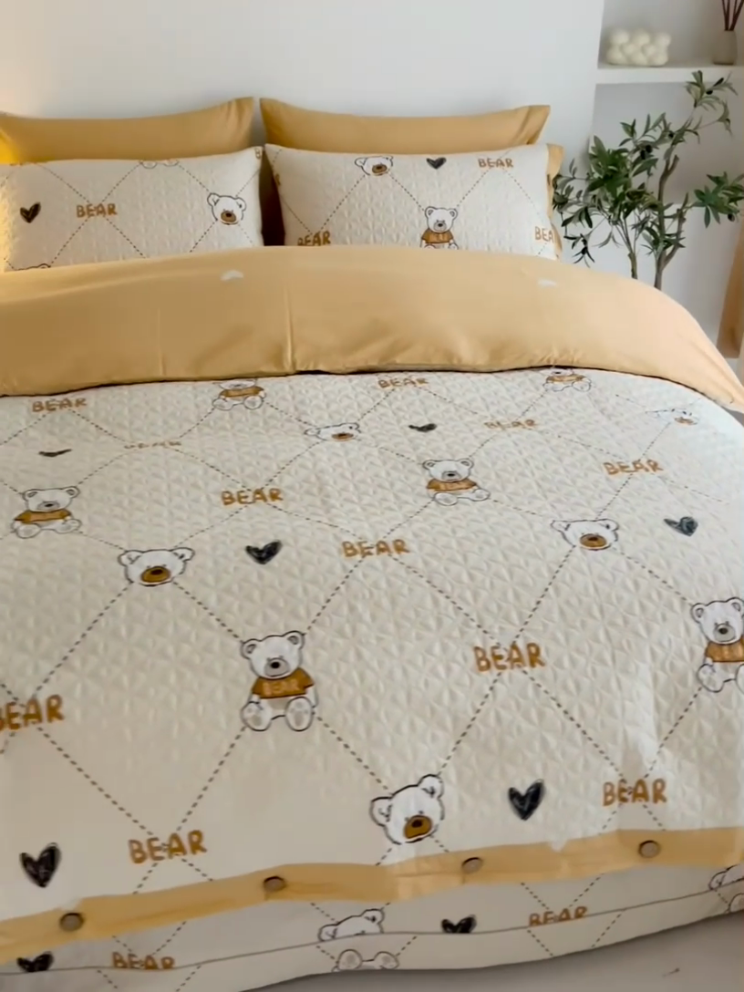 91家纺网 家纺一手货源 找家纺 优乐家纺 2023新款夹棉绗缝套件及单品系列-四件套  奇妙熊