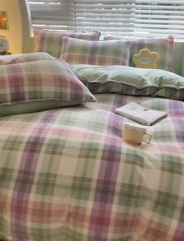 91家纺网 家纺一手货源 找家纺 安哆啦 2024新款高克重牛奶绒混搭四件套 紫韵格