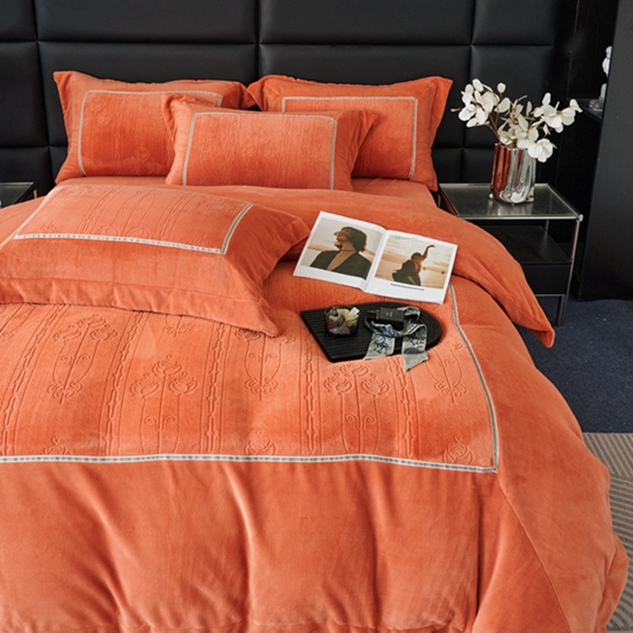 91家纺网 家纺一手货源 找家纺 榻尚家居 2023 玫瑰花园系列雕花牛奶暖绒 暖焦糖