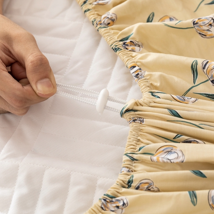 91家纺网 家纺一手货源 找家纺 优乐家纺 2023新款夹棉绗缝套件及单品系列-单床笠 清风摇曳