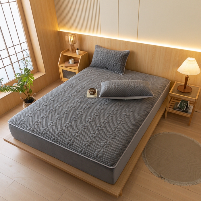 91家纺网 家纺一手货源 找家纺 给笠 2023新款A类夹棉牛奶绒床笠三件套 花漫系列 牛奶绒-花漫雅灰