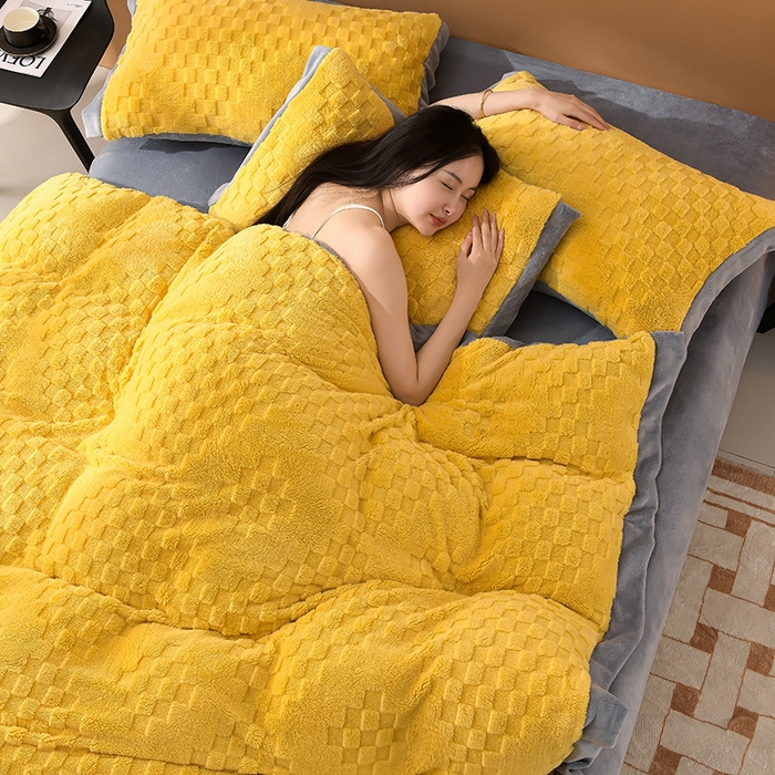 91家纺网 家纺一手货源 找家纺 澳梵家居 2023新款轻奢款宽边塔芙绒四件套 卡曼-亮黄