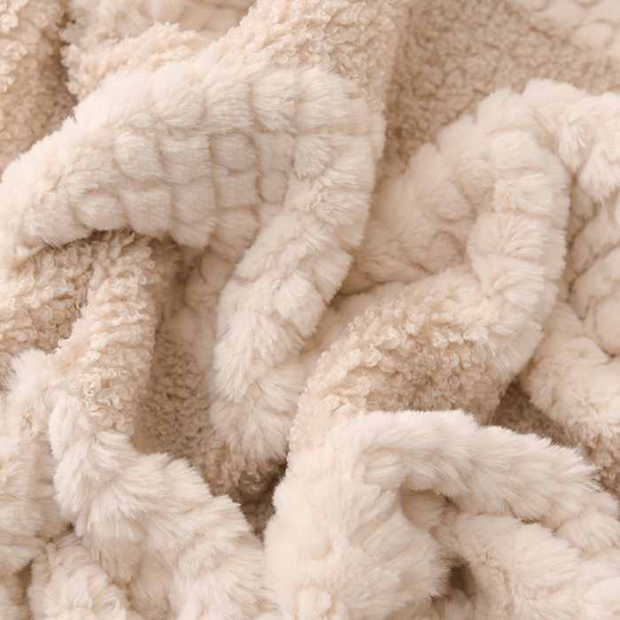 91家纺网 家纺一手货源 找家纺 2023新款无印风兔绒泰迪绒拼接款四件套 静逸-卡其