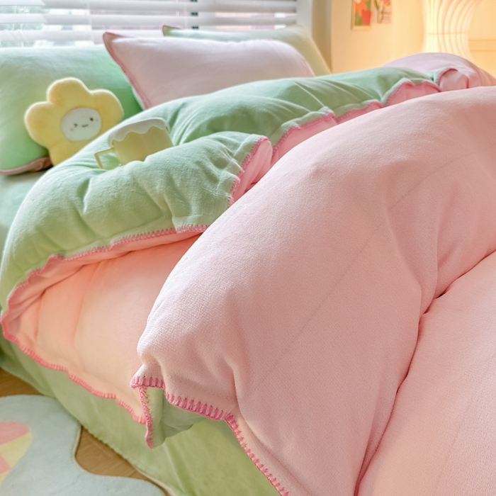 91家纺网 家纺一手货源 找家纺 安哆啦 2024新款高克重牛奶绒混搭四件套 粉拼绿