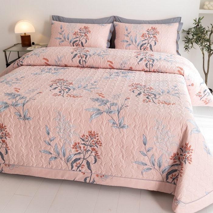 91家纺网 家纺一手货源 找家纺 优乐家纺 2023新款夹棉绗缝套件及单品系列-单床盖 晗蕊初开-粉