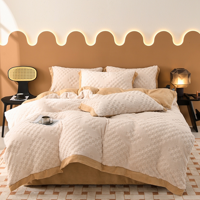 91家纺网 家纺一手货源 找家纺 澳梵家居 2023新款轻奢款宽边塔芙绒四件套 卡曼-奶白