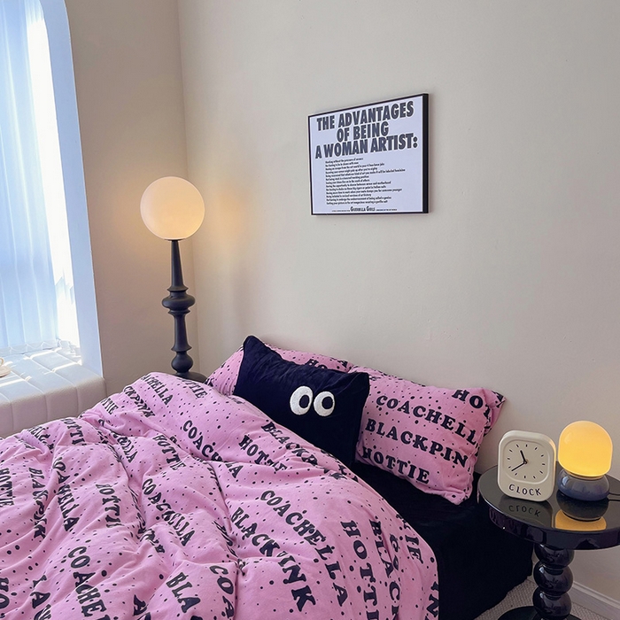 91家纺网 家纺一手货源 找家纺 红馆 2023新款A类230g牛奶绒四件套--千禧辣妹风 black pink