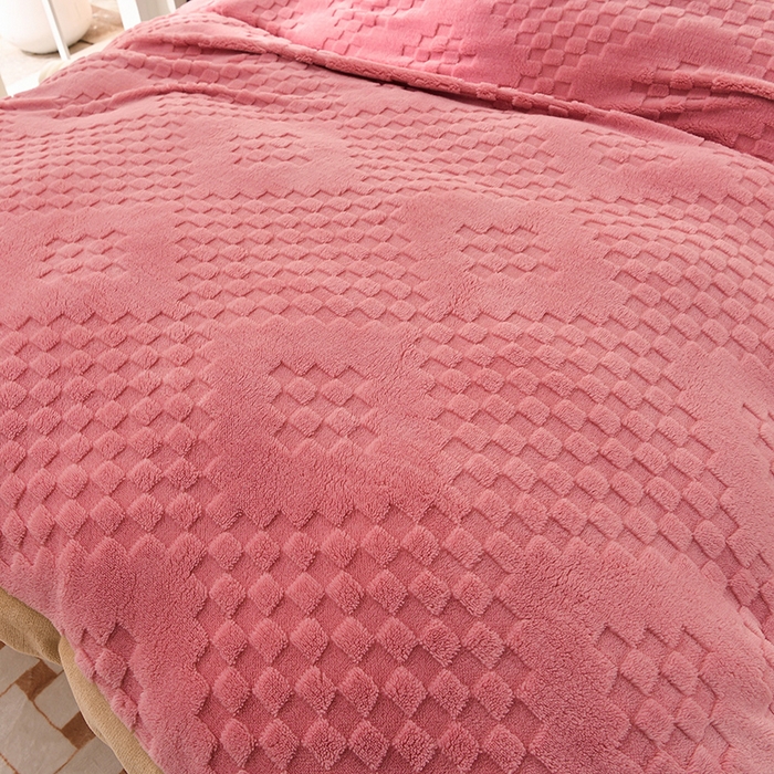 91家纺网 家纺一手货源 找家纺 澳梵家居 2023新款轻奢款宽边塔芙绒四件套 卡曼-黛粉