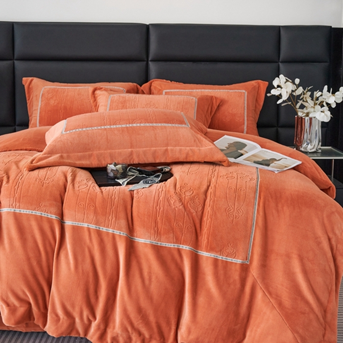 91家纺网 家纺一手货源 找家纺 榻尚家居 2023 玫瑰花园系列雕花牛奶暖绒 暖焦糖