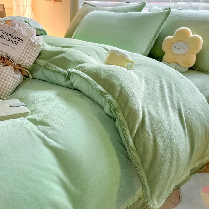 91家纺网 家纺一手货源 找家纺 安哆啦 2024新款高克重牛奶绒混搭四件套 嫩橘绿