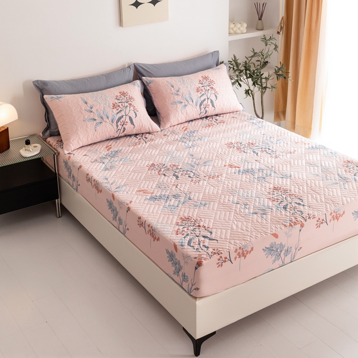 91家纺网 家纺一手货源 找家纺 优乐家纺 2023新款夹棉绗缝套件及单品系列-单床笠 晗蕊初开-粉