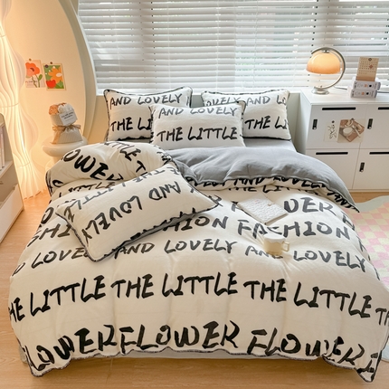 安哆啦 2024新款高克重牛奶绒混搭四件套 黑白字母