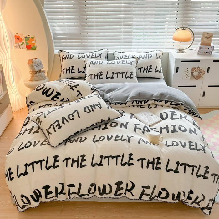 91家纺网 家纺一手货源 找家纺 安哆啦 2024新款高克重牛奶绒混搭四件套 黑白字母