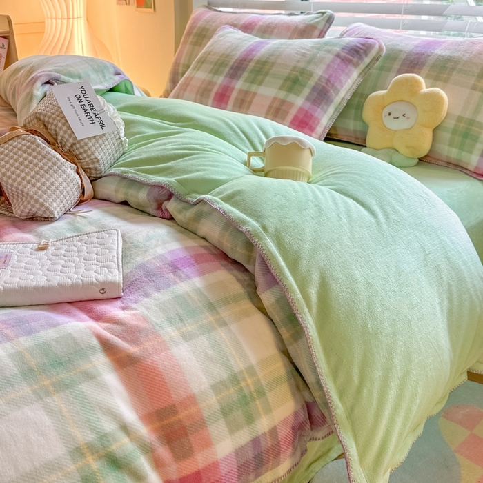 91家纺网 家纺一手货源 找家纺 安哆啦 2024新款高克重牛奶绒混搭四件套 紫韵格