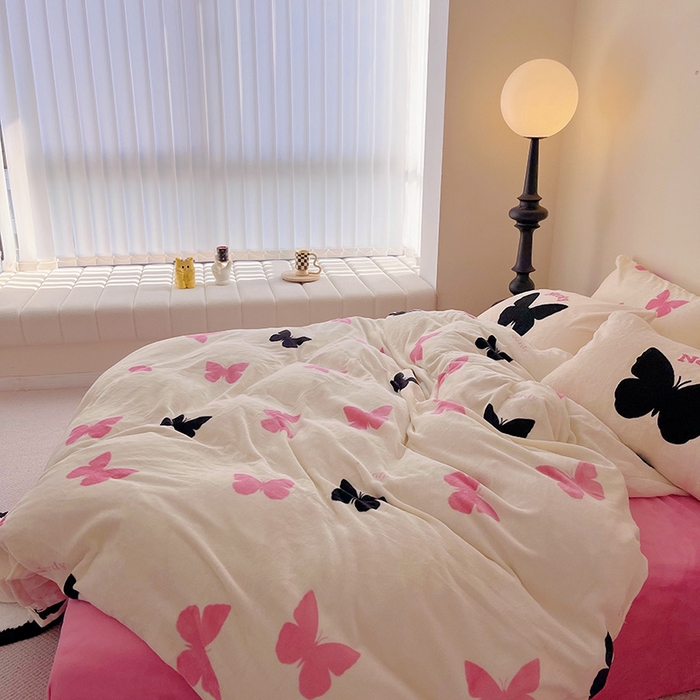 91家纺网 家纺一手货源 找家纺 红馆 2023新款A类230g牛奶绒四件套--千禧辣妹风 幻蝶