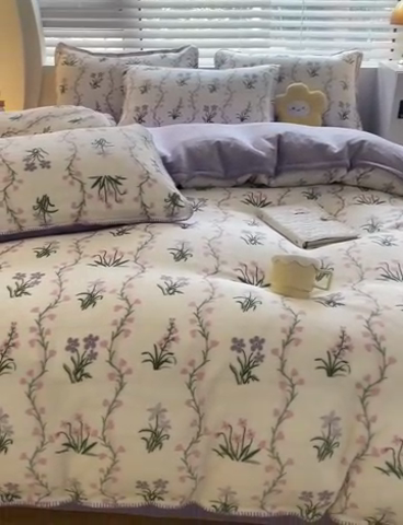 91家纺网 家纺一手货源 找家纺 安哆啦 2024新款高克重牛奶绒混搭四件套 春天里