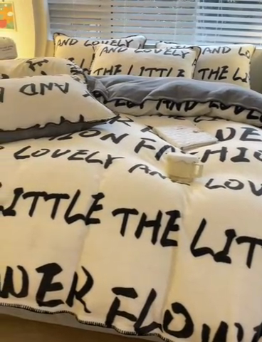 91家纺网 家纺一手货源 找家纺 安哆啦 2024新款高克重牛奶绒混搭四件套 黑白字母