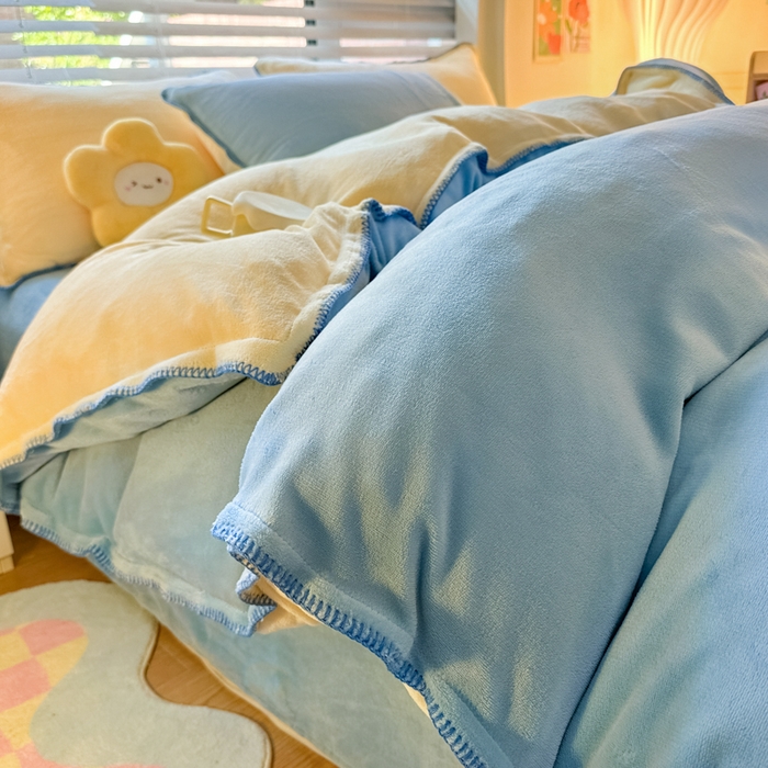 91家纺网 家纺一手货源 找家纺 安哆啦 2024新款高克重牛奶绒混搭四件套 蓝拼黄