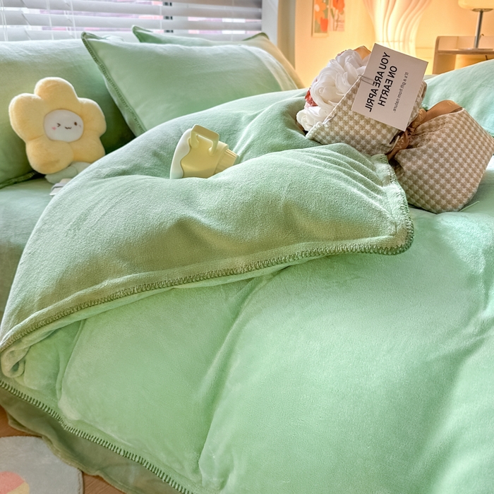 91家纺网 家纺一手货源 找家纺 安哆啦 2024新款高克重牛奶绒混搭四件套 嫩橘绿