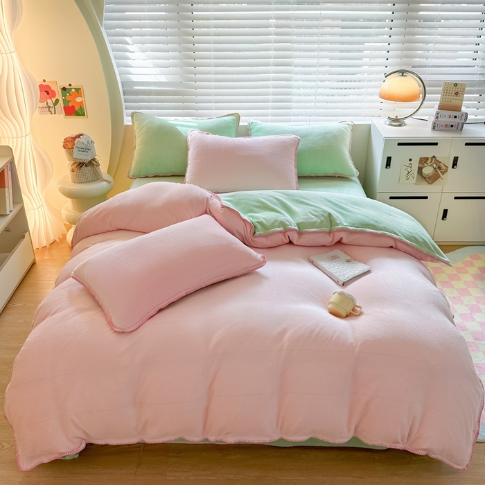 91家纺网 家纺一手货源 找家纺 安哆啦 2024新款高克重牛奶绒混搭四件套 粉拼绿