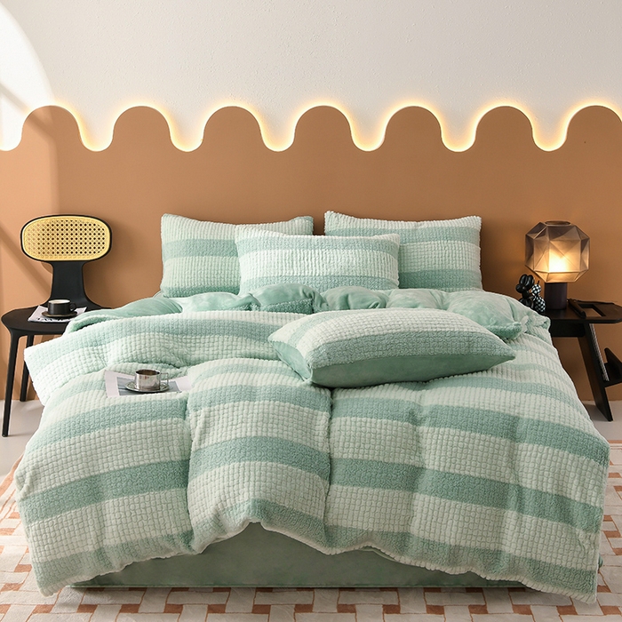 91家纺网 家纺一手货源 找家纺 2023新款无印风兔绒泰迪绒拼接款四件套 静逸-水绿