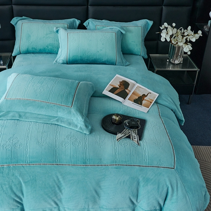 91家纺网 家纺一手货源 找家纺 榻尚家居 2023 玫瑰花园系列雕花牛奶暖绒 松石绿