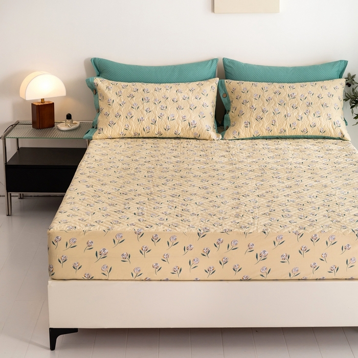 91家纺网 家纺一手货源 找家纺 优乐家纺 2023新款夹棉绗缝套件及单品系列-单床笠 清风摇曳