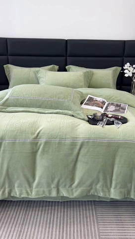 91家纺网 家纺一手货源 找家纺 榻尚家居 2023 玫瑰花园系列雕花牛奶暖绒 牛油果