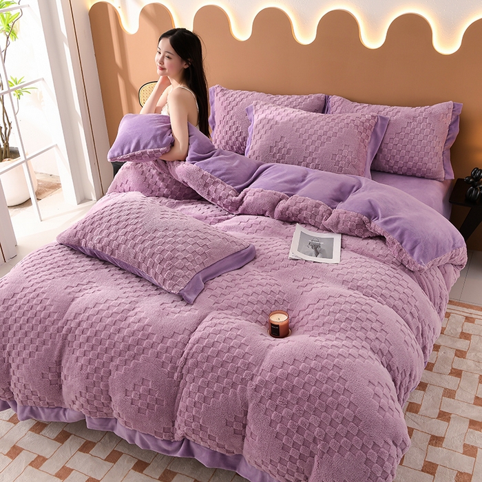 91家纺网 家纺一手货源 找家纺 澳梵家居 2023新款轻奢款宽边塔芙绒四件套 卡曼-紫