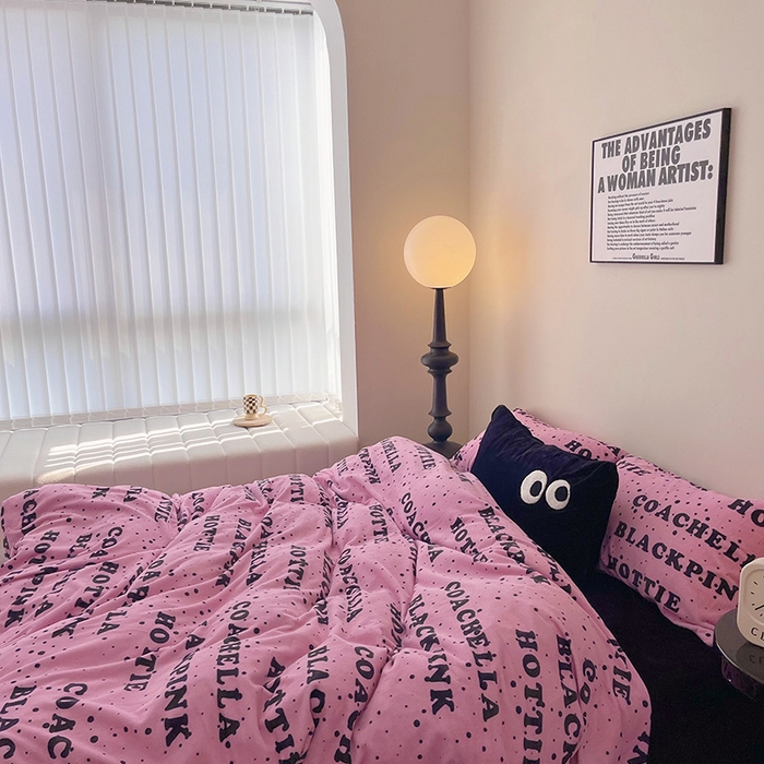 91家纺网 家纺一手货源 找家纺 红馆 2023新款A类230g牛奶绒四件套--千禧辣妹风 black pink