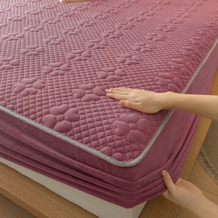 91家纺网 家纺一手货源 找家纺 给笠 2023新款A类夹棉牛奶绒床笠三件套 花漫系列 牛奶绒-花漫豆沙