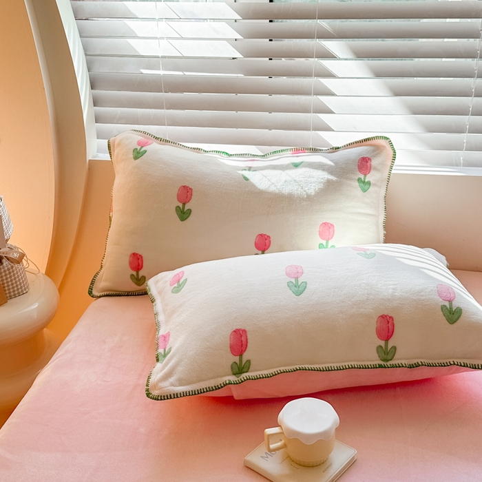 91家纺网 家纺一手货源 找家纺 安哆啦 2024新款高克重牛奶绒混搭四件套 粉小花