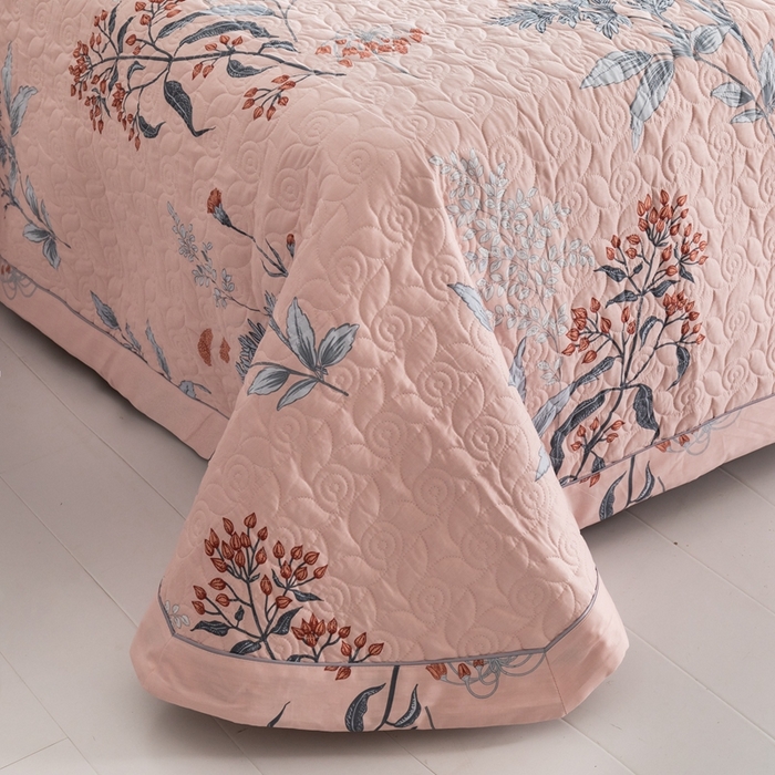 91家纺网 家纺一手货源 找家纺 优乐家纺 2023新款夹棉绗缝套件及单品系列-单床盖 晗蕊初开-粉