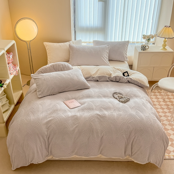 91家纺网 家纺一手货源 找家纺 慕尚家纺 2025新款慕尚雕花绒四件套 雪莉尔-灰