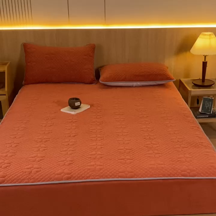 91家纺网 家纺一手货源 找家纺 给笠 2023新款A类夹棉牛奶绒床笠三件套 花漫系列 牛奶绒-花漫桔色