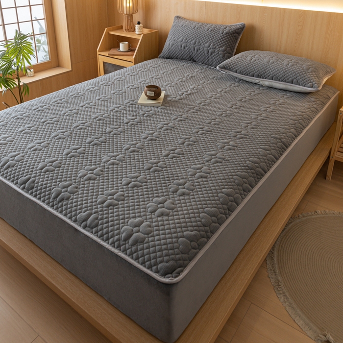 91家纺网 家纺一手货源 找家纺 给笠 2023新款A类夹棉牛奶绒床笠三件套 花漫系列 牛奶绒-花漫雅灰