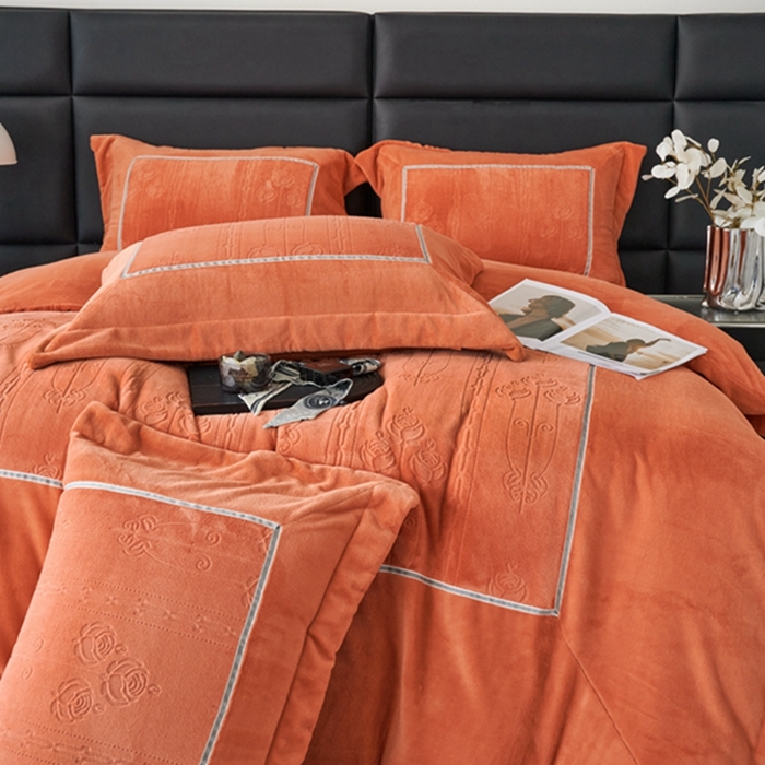 91家纺网 家纺一手货源 找家纺 榻尚家居 2023 玫瑰花园系列雕花牛奶暖绒 暖焦糖