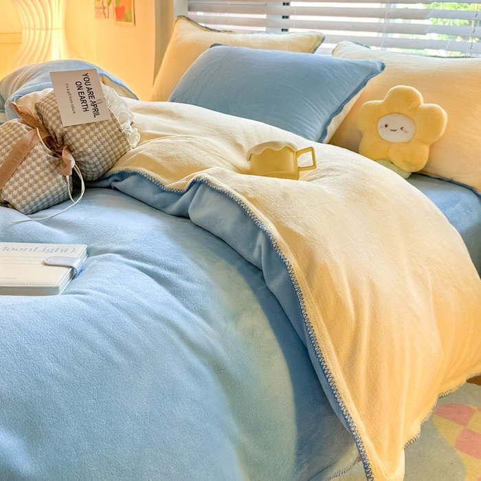 91家纺网 家纺一手货源 找家纺 安哆啦 2024新款高克重牛奶绒混搭四件套 蓝拼黄