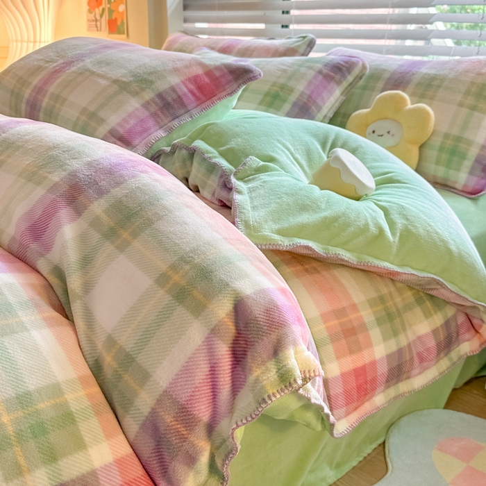 91家纺网 家纺一手货源 找家纺 安哆啦 2024新款高克重牛奶绒混搭四件套 紫韵格