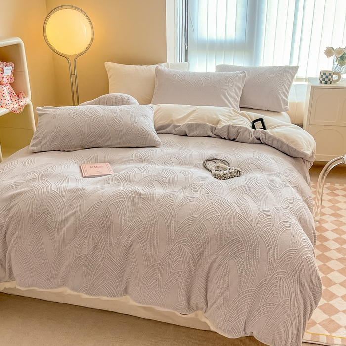 91家纺网 家纺一手货源 找家纺 慕尚家纺 2025新款慕尚雕花绒四件套 雪莉尔-灰