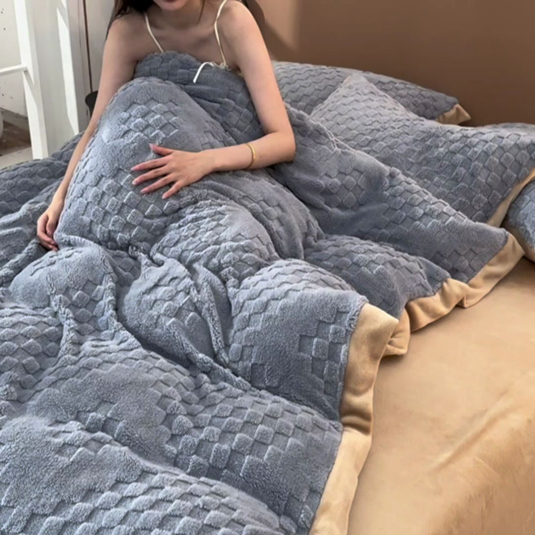 91家纺网 家纺一手货源 找家纺 澳梵家居 2023新款轻奢款宽边塔芙绒四件套 格调-灰