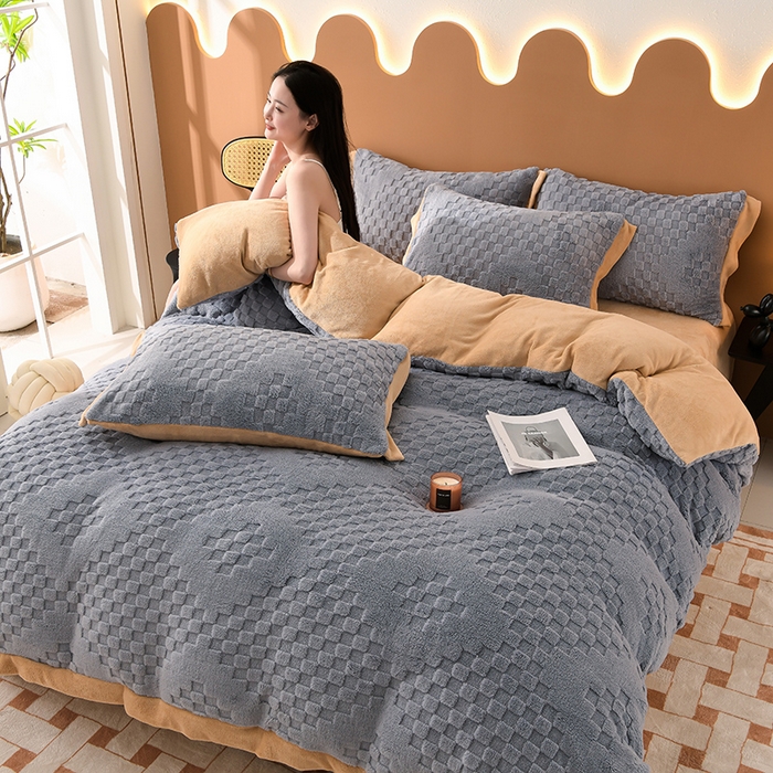 91家纺网 家纺一手货源 找家纺 澳梵家居 2023新款轻奢款宽边塔芙绒四件套 卡曼-灰