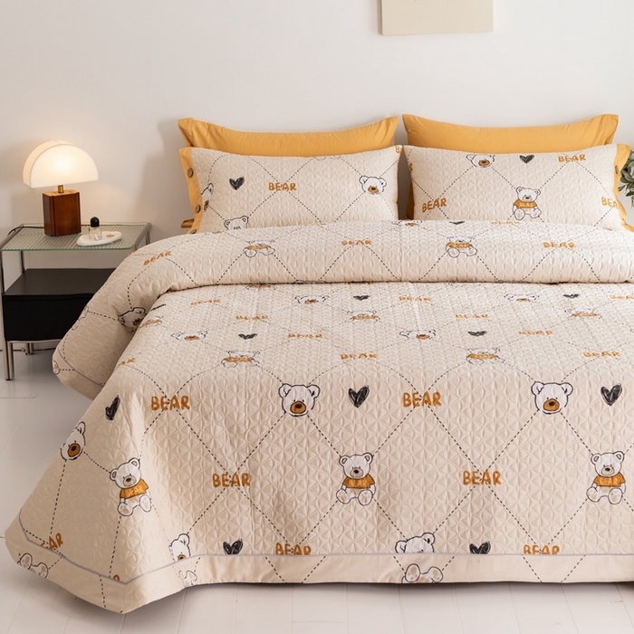 91家纺网 家纺一手货源 找家纺 优乐家纺 2023新款夹棉绗缝套件及单品系列-单床盖 奇妙熊