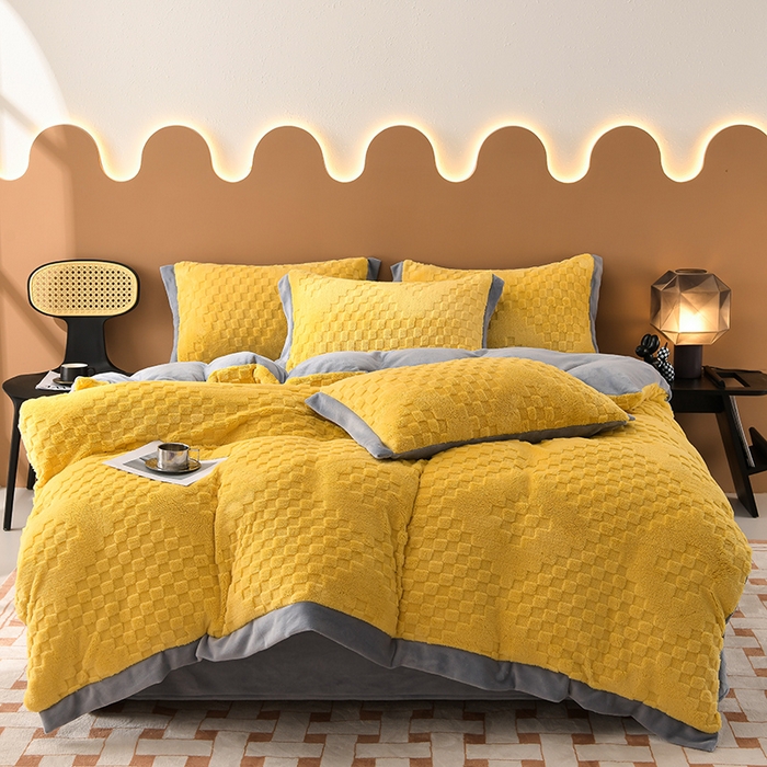 91家纺网 家纺一手货源 找家纺 澳梵家居 2023新款轻奢款宽边塔芙绒四件套 卡曼-亮黄