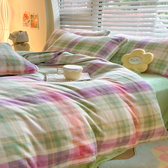 91家纺网 家纺一手货源 找家纺 安哆啦 2024新款高克重牛奶绒混搭四件套 紫韵格