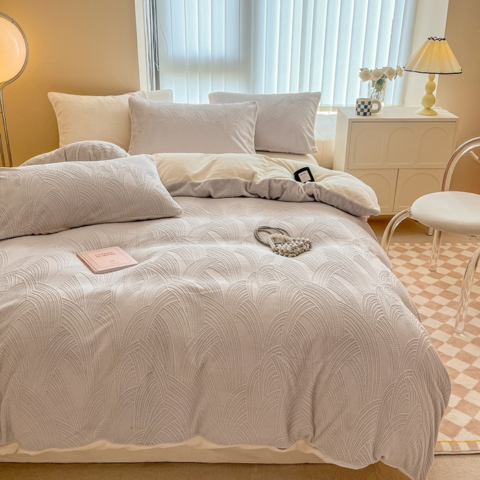 91家纺网 家纺一手货源 找家纺 慕尚家纺 2025新款慕尚雕花绒四件套 雪莉尔-灰